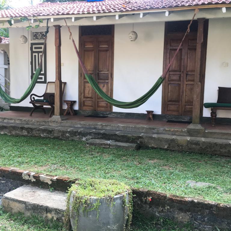 Templeberg Bed & Breakfast Walahanduwa Ngoại thất bức ảnh