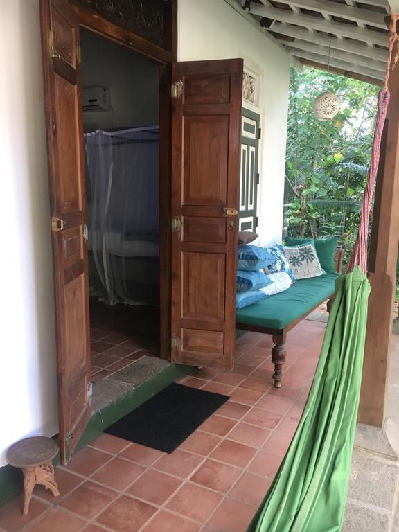 Templeberg Bed & Breakfast Walahanduwa Ngoại thất bức ảnh
