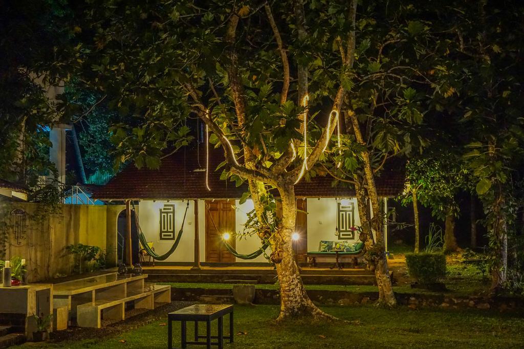 Templeberg Bed & Breakfast Walahanduwa Ngoại thất bức ảnh